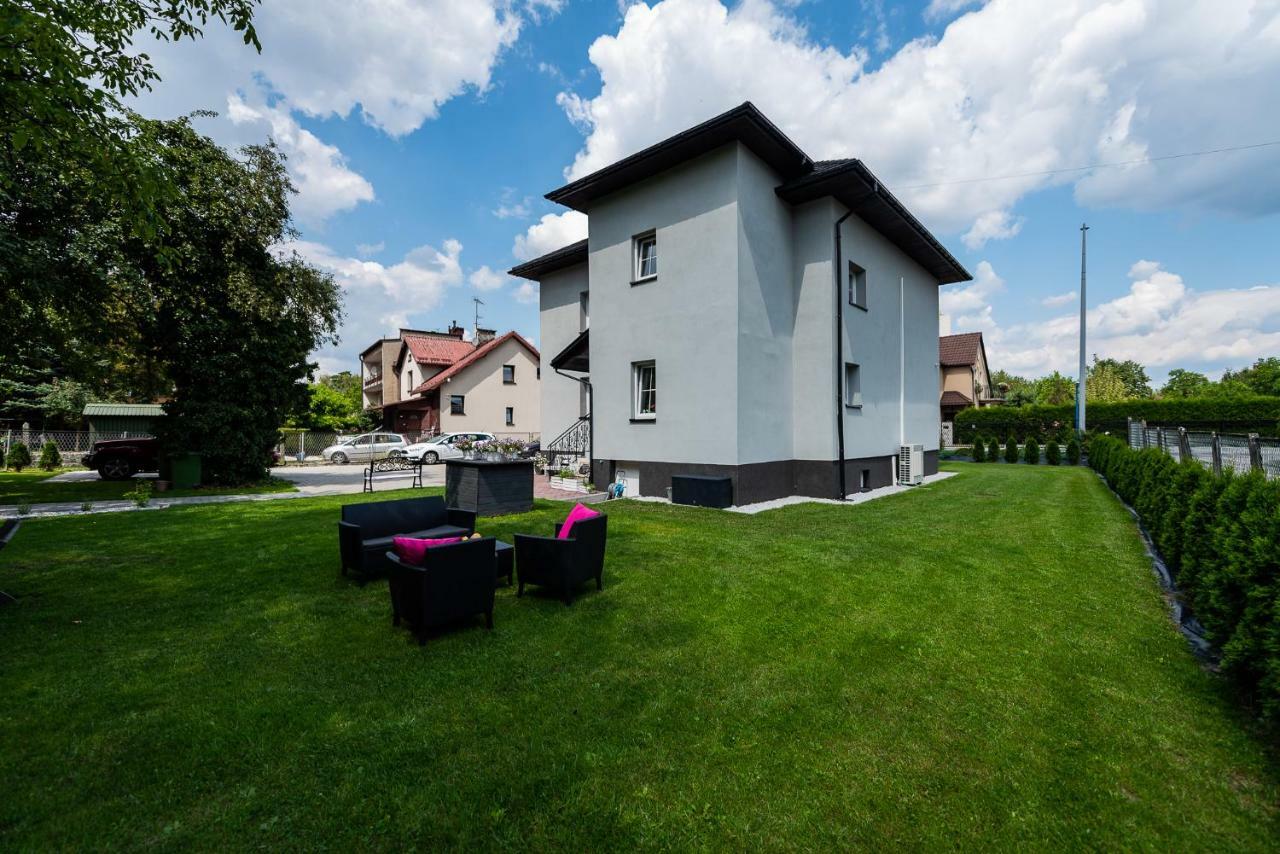 Lu Apartments Oświęcim Exteriör bild